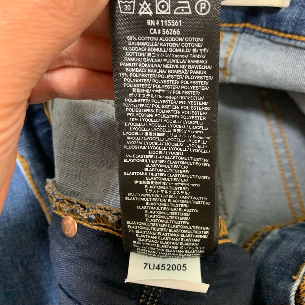 7 For All Mankind Dark Blue Flare Jeans with Contrast Pocket Detail - Picture 11 of 16